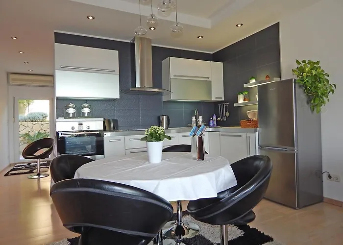 Lavander Omis Daire Duće