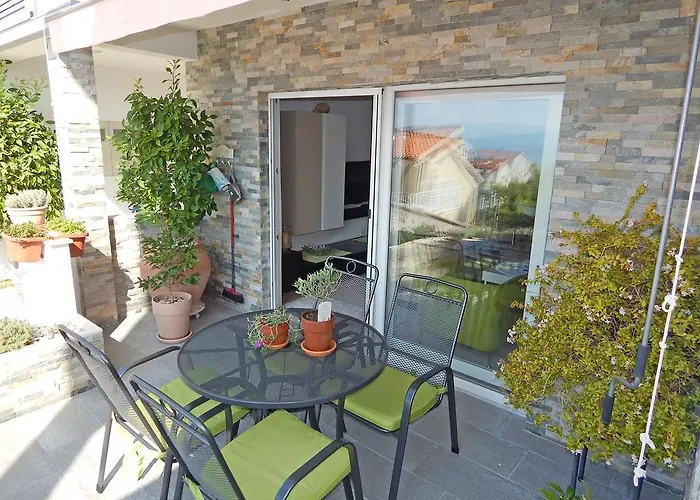 Lavander Omis Daire Duće